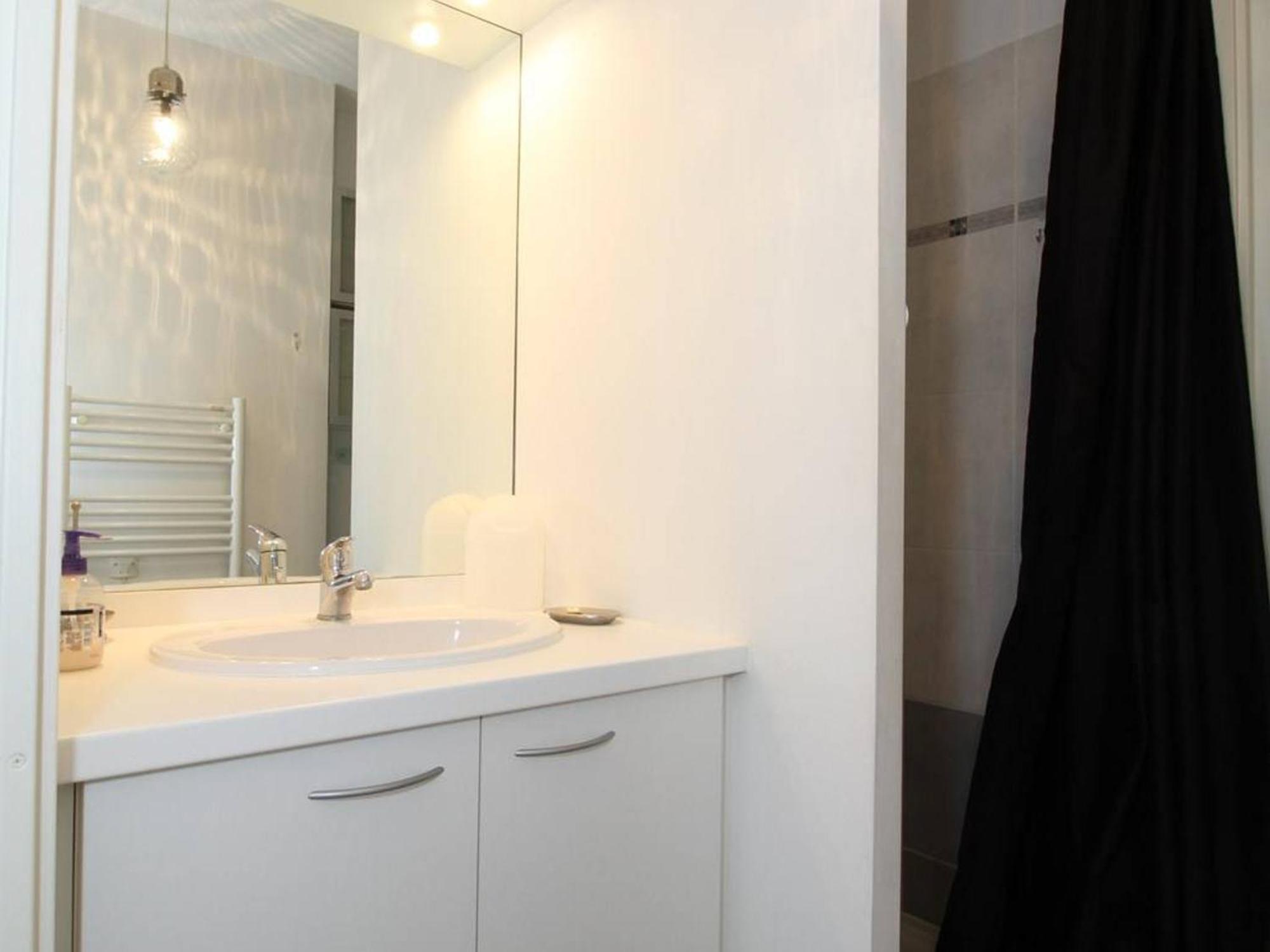 Appartement T2 Avec Terrasse, Proche Thermes, Garage Et Wifi - Balaruc-Les-Bains - Fr-1-553-182 Extérieur photo